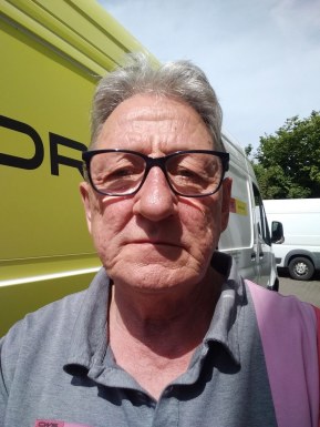 <span>Horst, 64</span> <span style='width: 25px; height: 16px; float: right; background-image: url(/bitmaps/flags_small/DE.PNG)'> </span><br><span>Frankfurt A, Niemcy</span> <input type='button' class='joinbtn' style='float: right' value='JOIN NOW' />