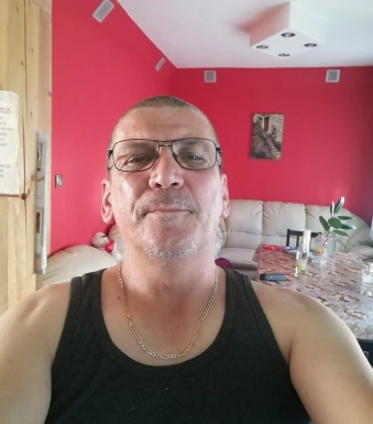 <span>, 58</span>&nbsp;<span style='width: 25px; height: 16px; float: right; background-image: url(/bitmaps/flags_small/DE.PNG)'>&nbsp;</span><br><span>Scheinfeld, Alemania</span>&nbsp;<input type='button' class='joinbtn' style='float: right' value='JOIN NOW' />
