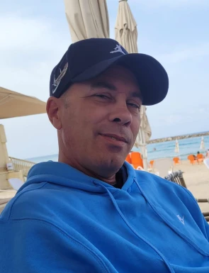 American men looking for love