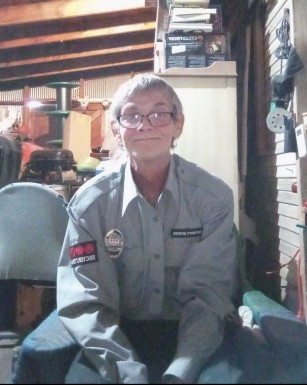 <span>Eddie Barwick, 61</span> <span style='width: 25px; height: 16px; float: right; background-image: url(/bitmaps/flags_small/US.PNG)'> </span><br><span>Salt Lake, Stany Zjednoczone</span> <input type='button' class='joinbtn' style='float: right' value='JOIN NOW' />