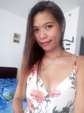 <span>Cherry, 46</span> <span style='width: 25px; height: 16px; float: right; background-image: url(/bitmaps/flags_small/PH.PNG)'> </span><br><span>Philippines, Philippines</span> <input type='button' class='joinbtn' style='float: right' value='JOIN NOW' />